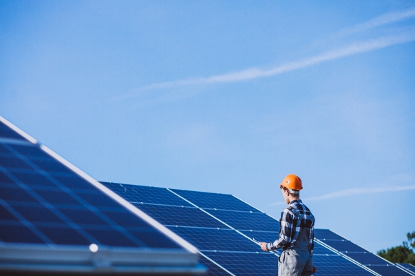 Installation et entretien de panneaux photovoltaïques 1000W